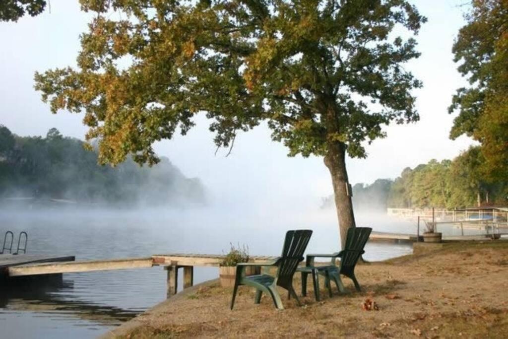 #02 - Unique Lakeside Studio Cottage- Pet Friendly Hot Springs Esterno foto