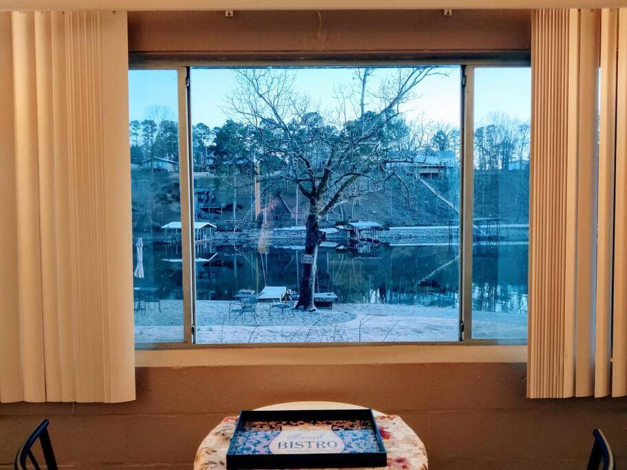 #02 - Unique Lakeside Studio Cottage- Pet Friendly Hot Springs Esterno foto